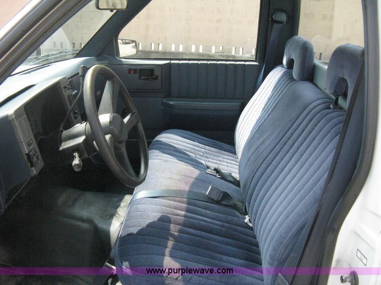 image for item A4303 1993 Chevrolet S10 pickup truck