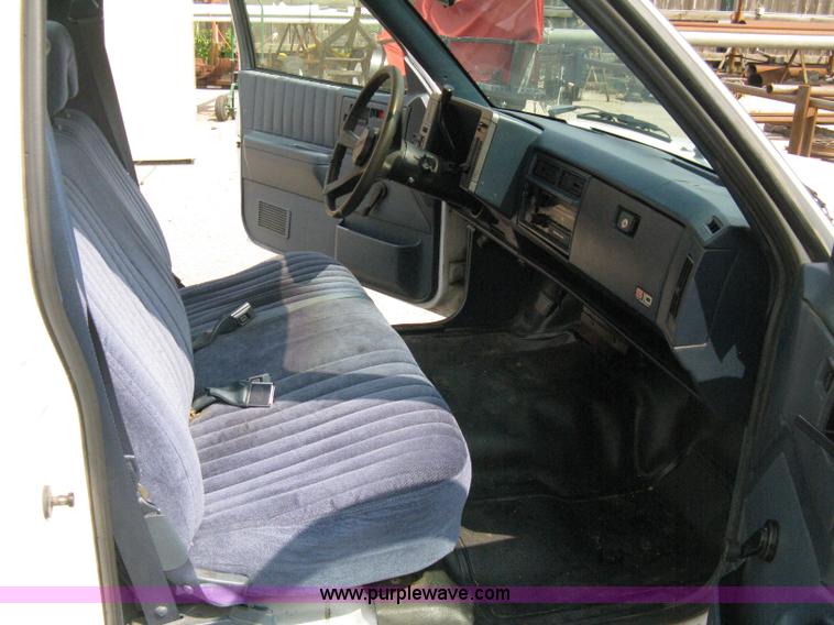 image for item A4303 1993 Chevrolet S10 pickup truck