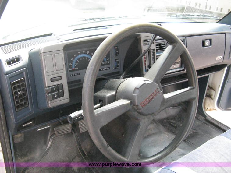 image for item A4303 1993 Chevrolet S10 pickup truck