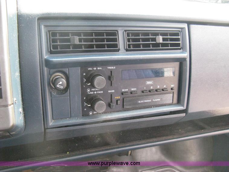 image for item A4303 1993 Chevrolet S10 pickup truck