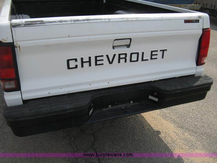 image for item A4303 1993 Chevrolet S10 pickup truck