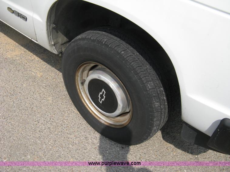 image for item A4303 1993 Chevrolet S10 pickup truck