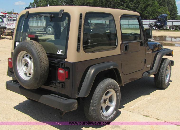 image for item A5062 1999 Jeep Wrangler SE SUV