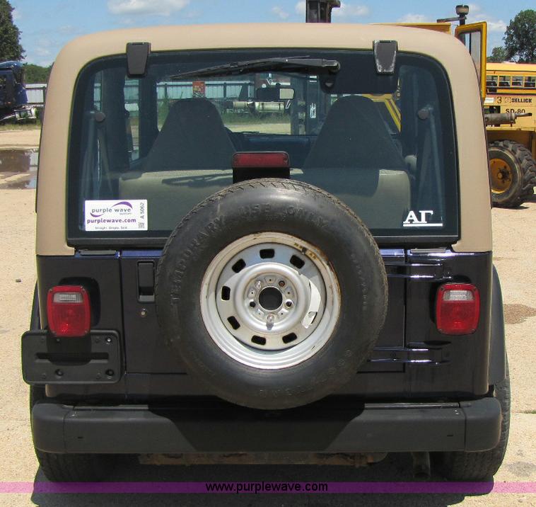 image for item A5062 1999 Jeep Wrangler SE SUV