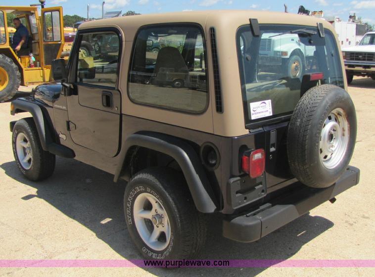 image for item A5062 1999 Jeep Wrangler SE SUV