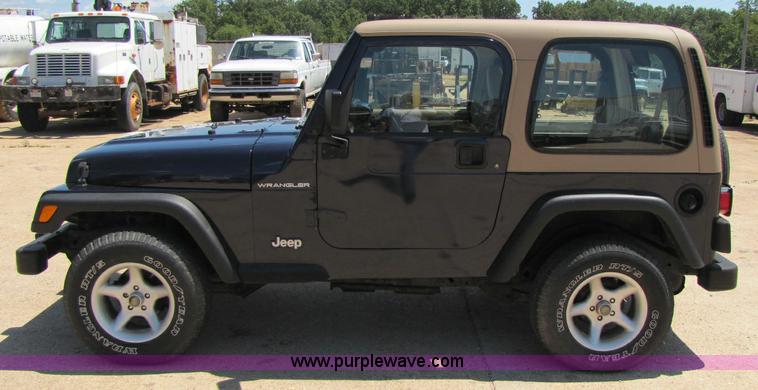image for item A5062 1999 Jeep Wrangler SE SUV