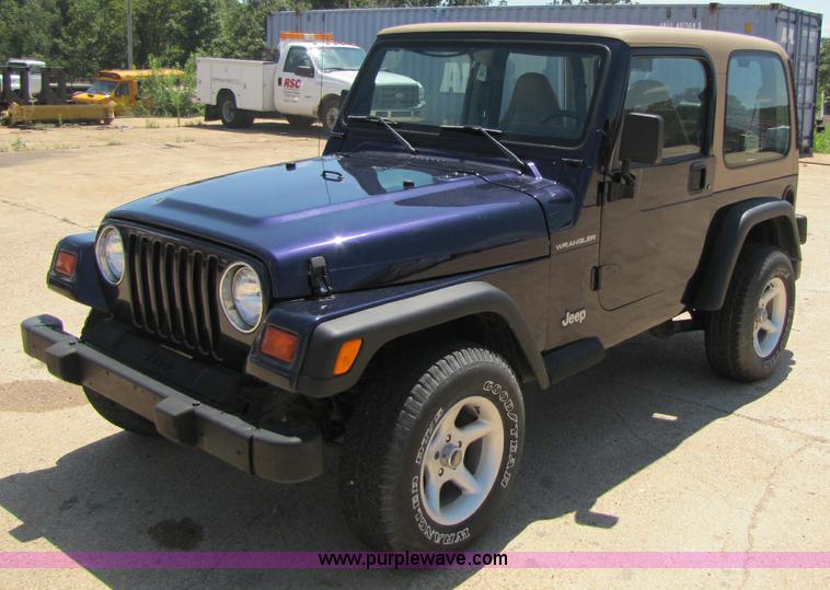 image for item A5062 1999 Jeep Wrangler SE SUV