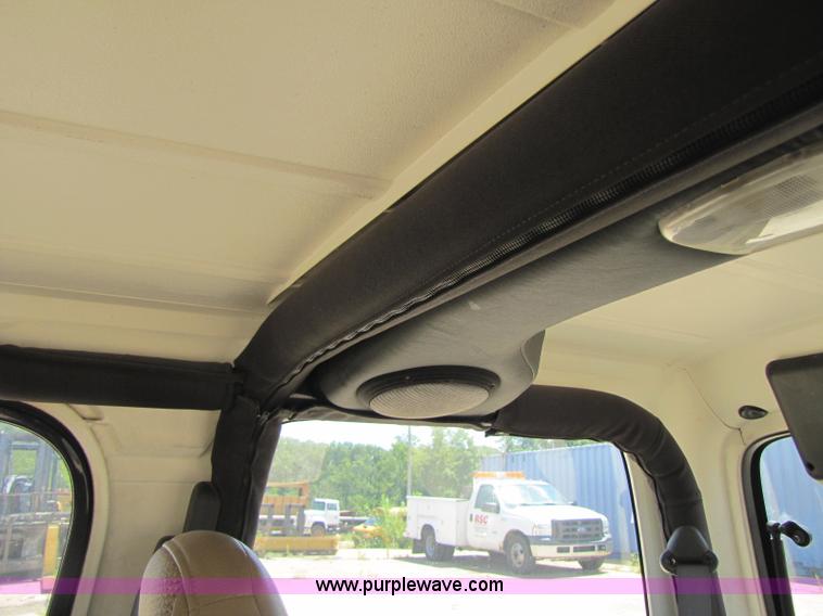 image for item A5062 1999 Jeep Wrangler SE SUV