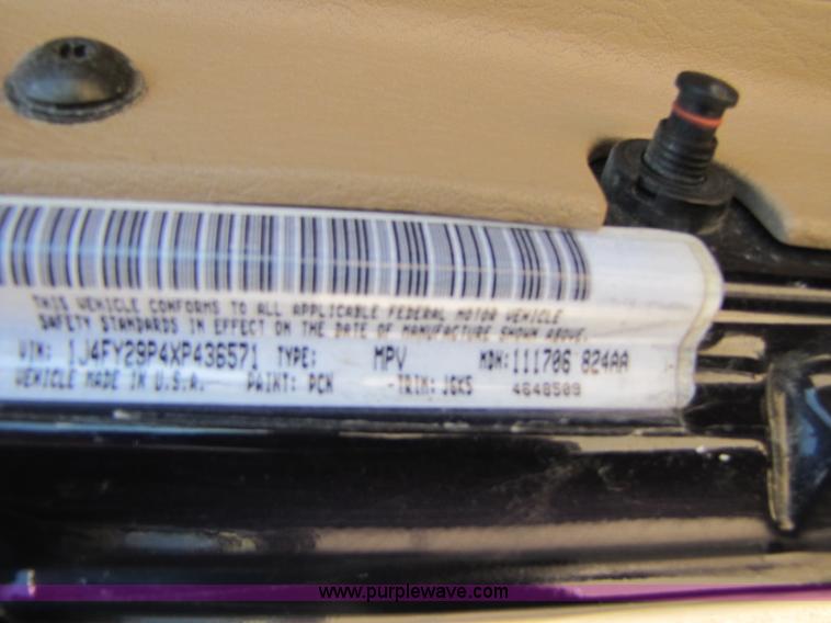 image for item A5062 1999 Jeep Wrangler SE SUV