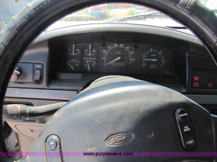 image for item A5065 1995 Ford F350 XL crew cab pickup truck