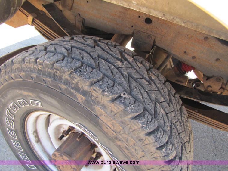 image for item A5065 1995 Ford F350 XL crew cab pickup truck