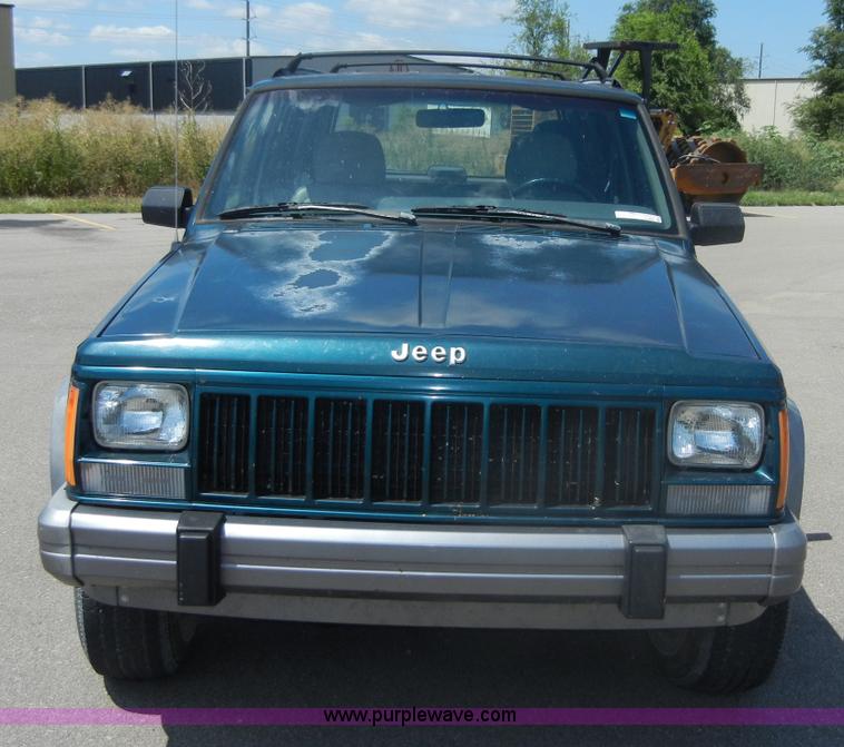 image for item A9997 1996 Jeep Cherokee Country SUV