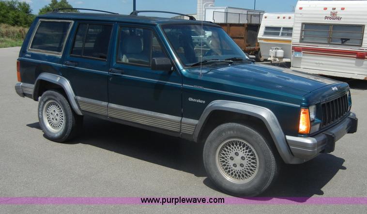 image for item A9997 1996 Jeep Cherokee Country SUV