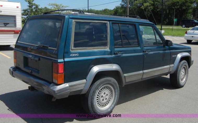 image for item A9997 1996 Jeep Cherokee Country SUV