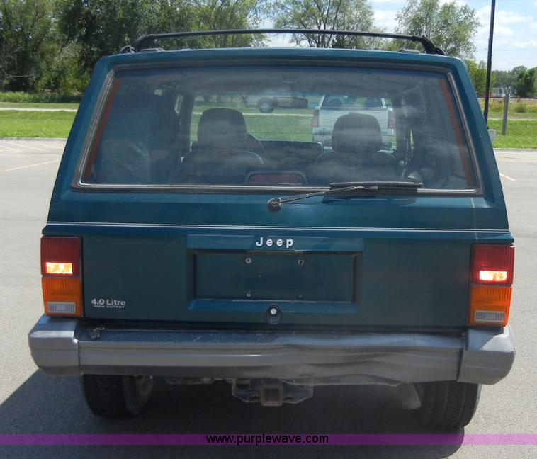 image for item A9997 1996 Jeep Cherokee Country SUV