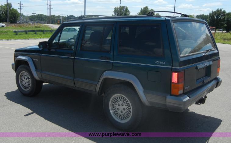 image for item A9997 1996 Jeep Cherokee Country SUV