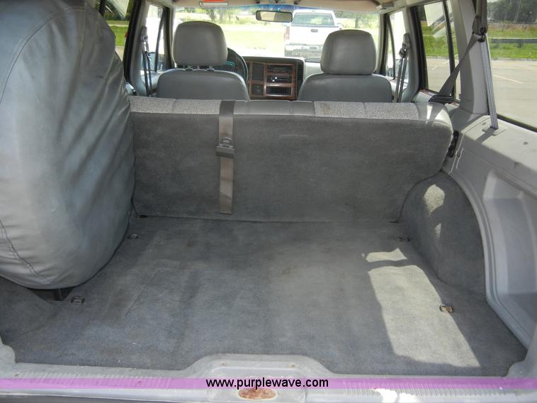 image for item A9997 1996 Jeep Cherokee Country SUV
