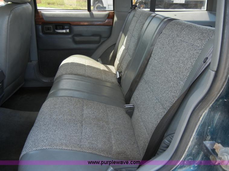 image for item A9997 1996 Jeep Cherokee Country SUV