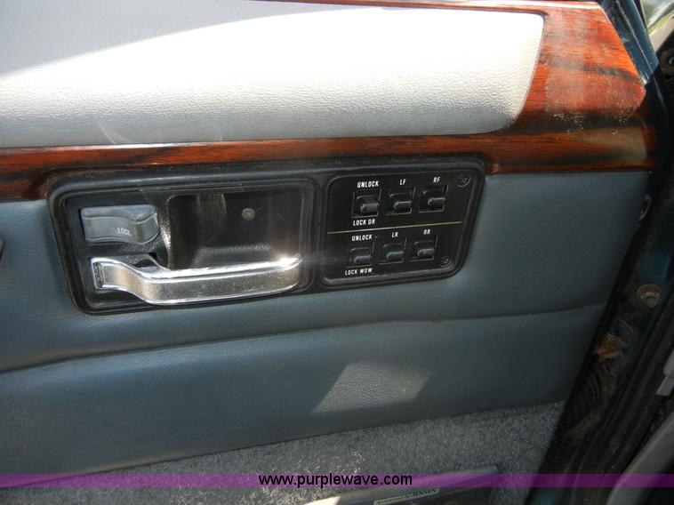 image for item A9997 1996 Jeep Cherokee Country SUV