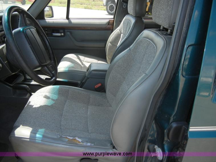 image for item A9997 1996 Jeep Cherokee Country SUV