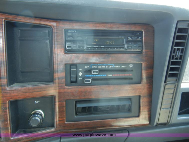 image for item A9997 1996 Jeep Cherokee Country SUV