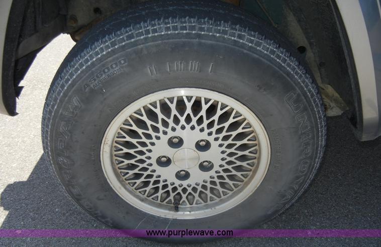 image for item A9997 1996 Jeep Cherokee Country SUV