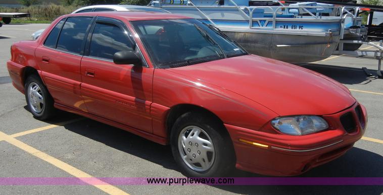 image for item A9998 1997 Pontiac Grand Am SE