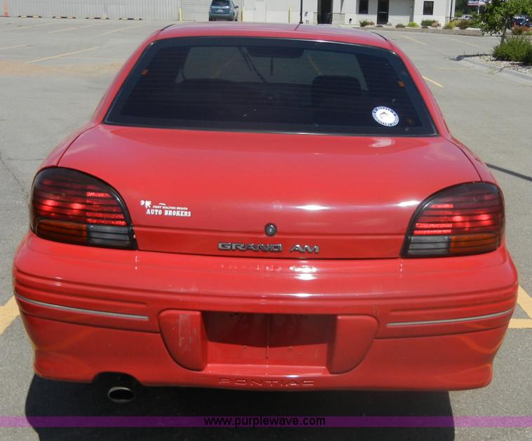 image for item A9998 1997 Pontiac Grand Am SE