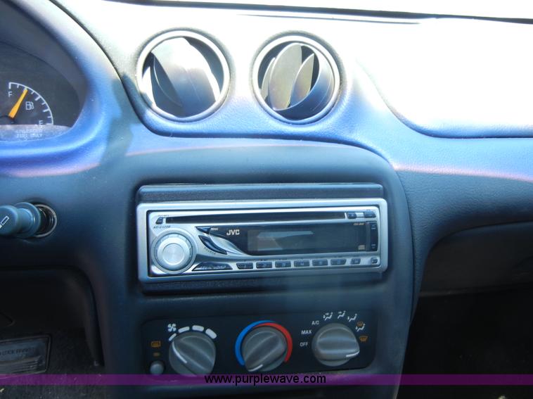 image for item A9998 1997 Pontiac Grand Am SE