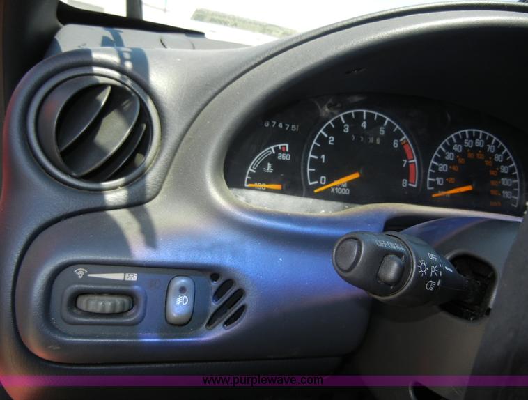 image for item A9998 1997 Pontiac Grand Am SE