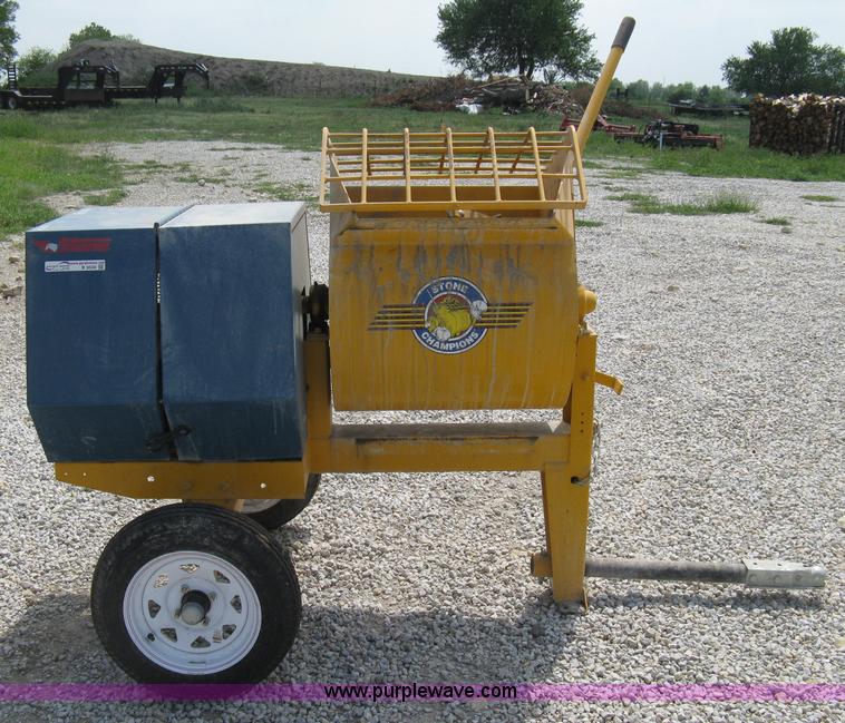 image for item B9530 2009 Stone 655PM mobile cement mixer