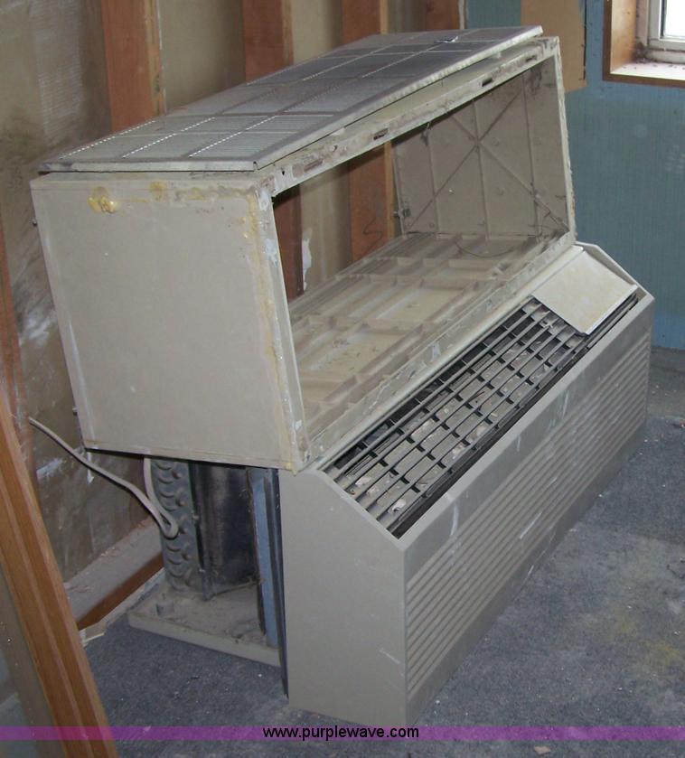image for item C9258 (3) Carrier AC/heat units