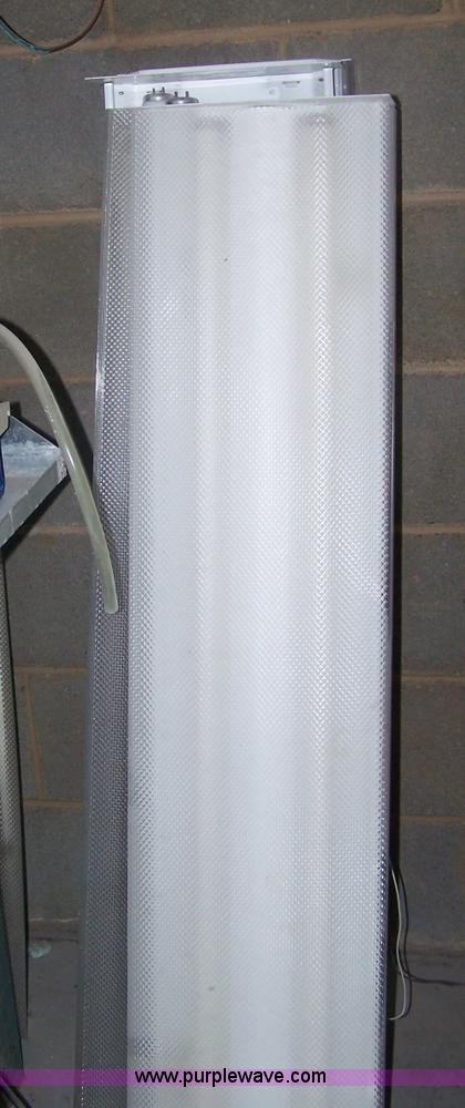 image for item C9269 4' and 8' fluorescent light fixtures