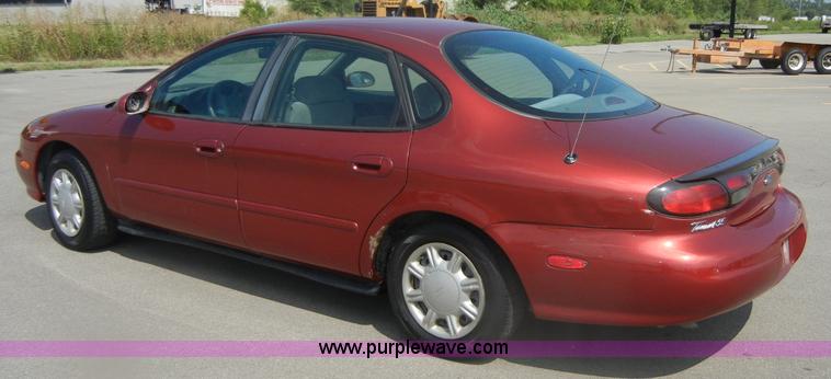 image for item D9682 1998 Ford Taurus SE