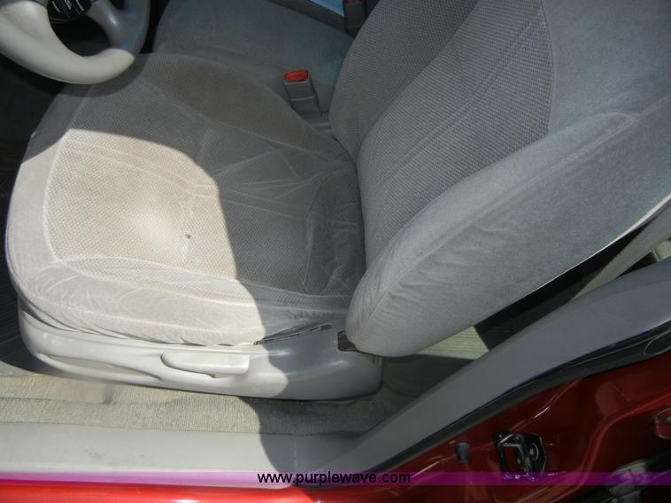 image for item D9682 1998 Ford Taurus SE