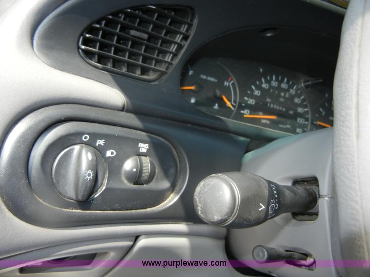 image for item D9682 1998 Ford Taurus SE