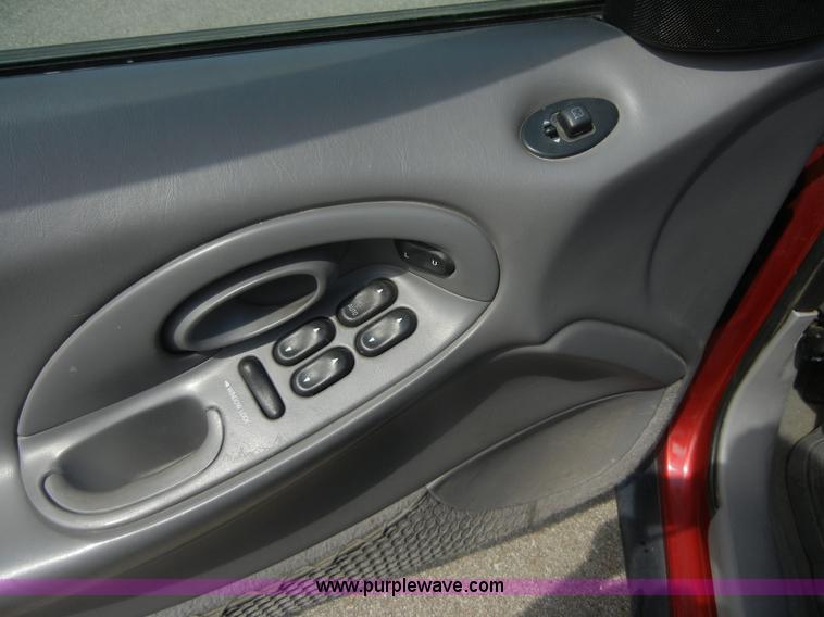 image for item D9682 1998 Ford Taurus SE