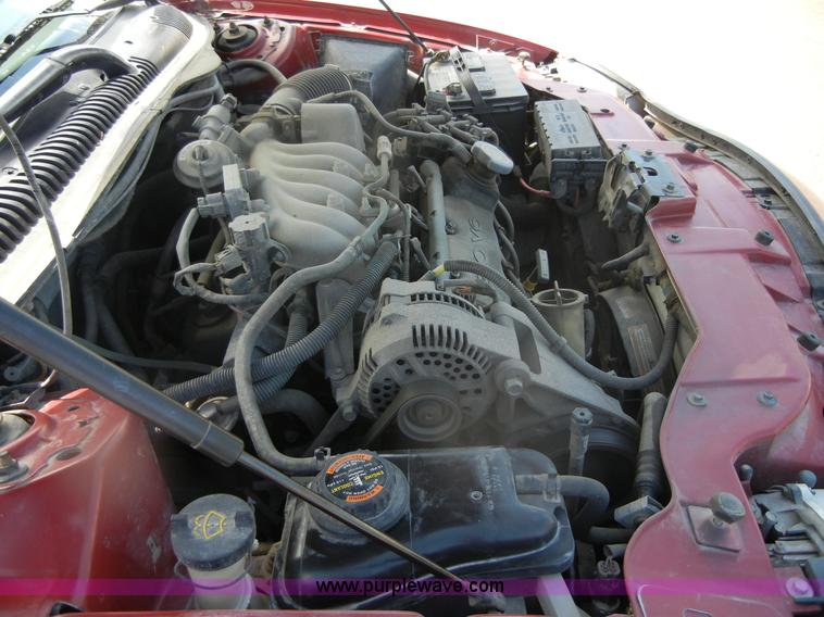 image for item D9682 1998 Ford Taurus SE