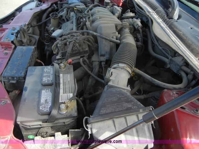 image for item D9682 1998 Ford Taurus SE