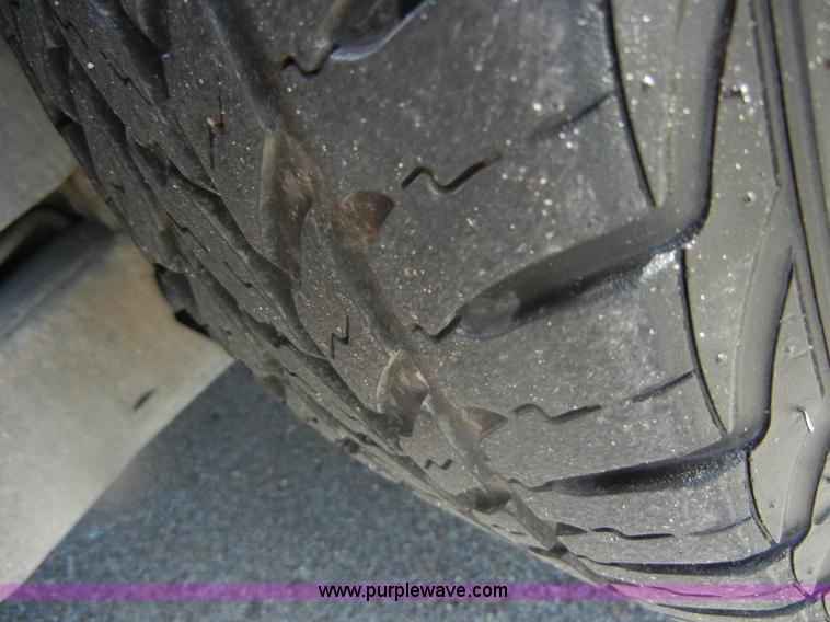 image for item D9682 1998 Ford Taurus SE