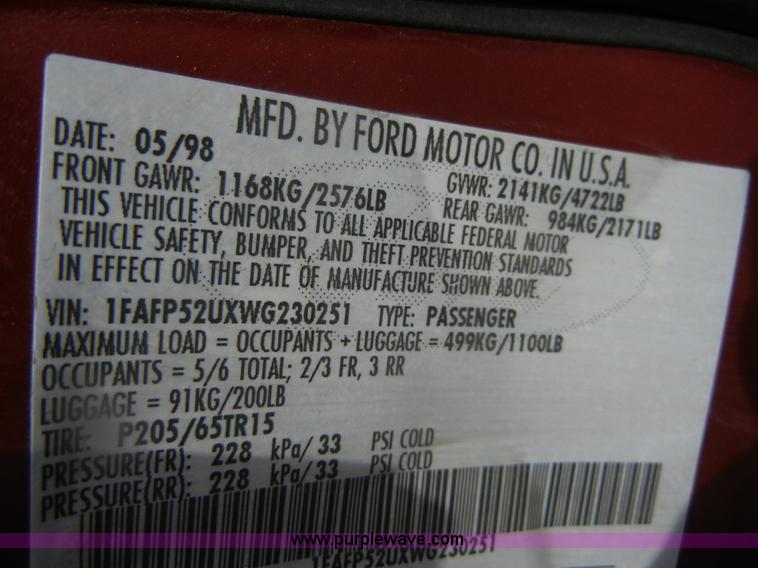 image for item D9682 1998 Ford Taurus SE