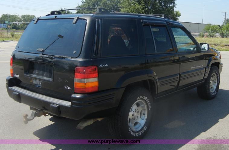 image for item D9683 1998 Jeep Grand Cherokee Laredo SE SUV