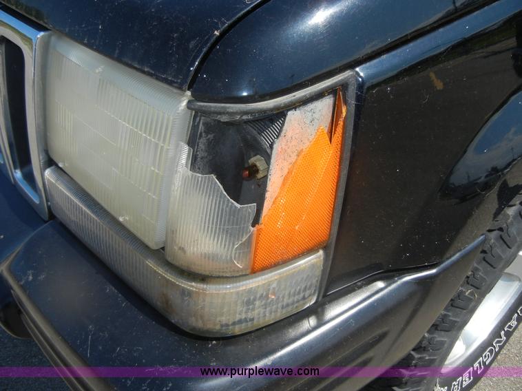 image for item D9683 1998 Jeep Grand Cherokee Laredo SE SUV