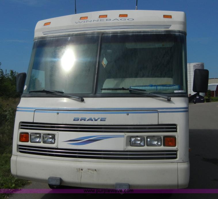 image for item D9751 1995 Winnebago Brave 30' motor home RV