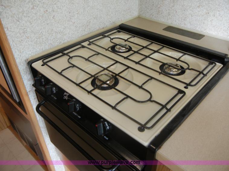 image for item D9751 1995 Winnebago Brave 30' motor home RV