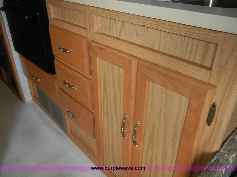 image for item D9751 1995 Winnebago Brave 30' motor home RV