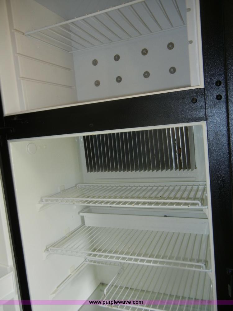 image for item D9751 1995 Winnebago Brave 30' motor home RV