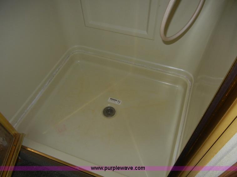 image for item D9751 1995 Winnebago Brave 30' motor home RV