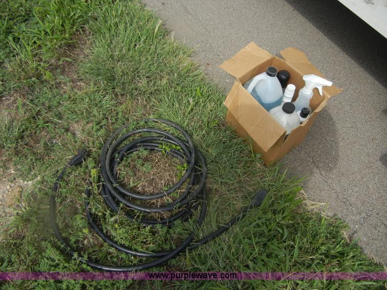 image for item D9751 1995 Winnebago Brave 30' motor home RV