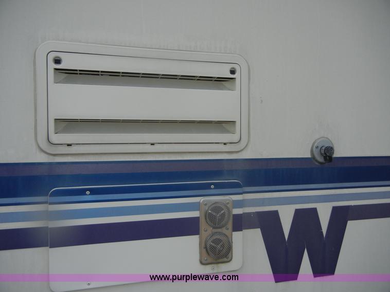 image for item D9751 1995 Winnebago Brave 30' motor home RV